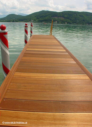 Hotel Schloss Seefels - Bangkirai jetty