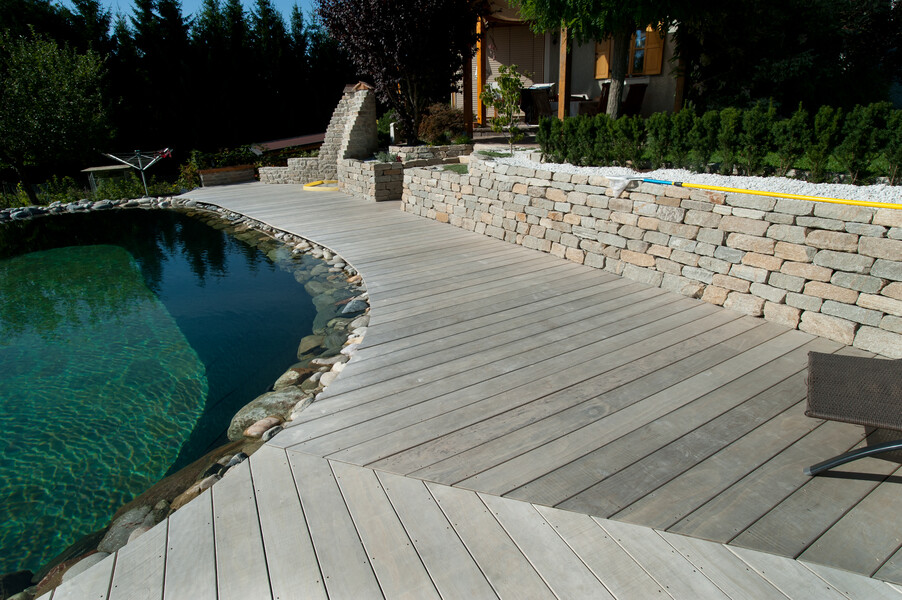 Naturpool - Poolumrandung in Accoya