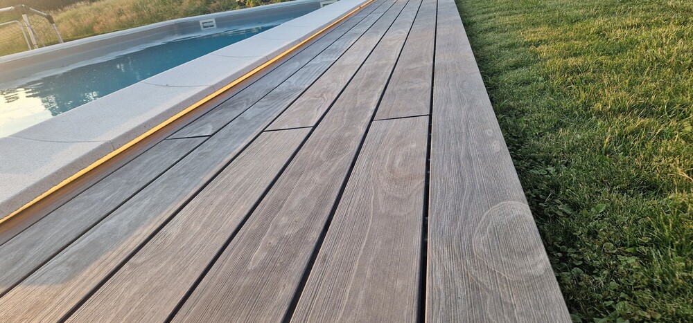 Accoya Grey Poolumrandung