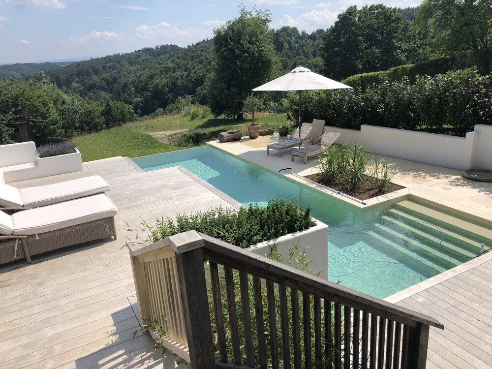 Poolumrandung  und Terrasse aus Accoya