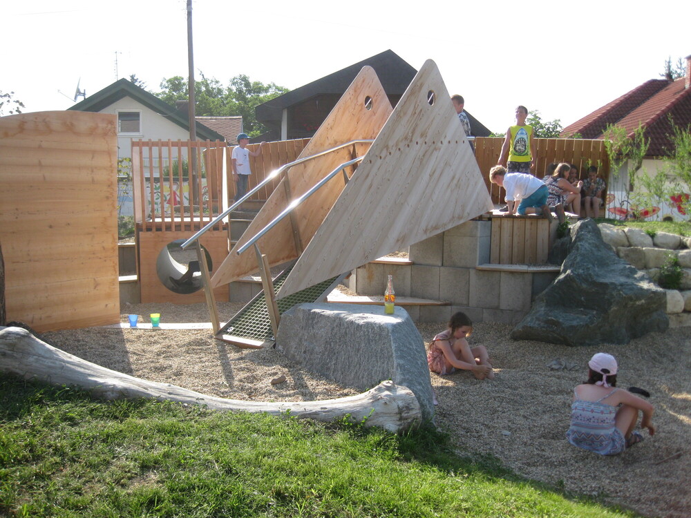 Spielplatz, Accoya