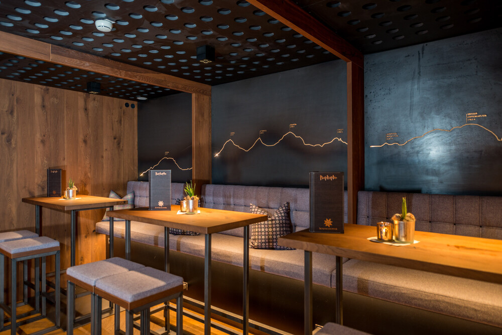 Restaurantelemente aus Altholz, Hotel Sonnschupfer