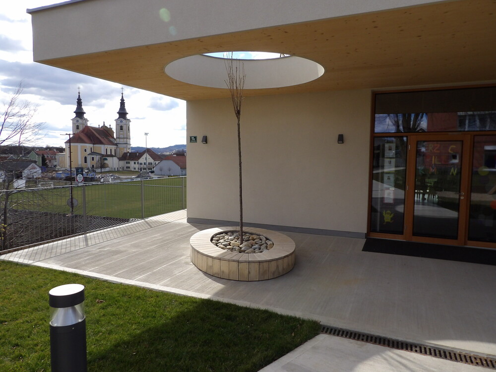 Terrasse aus Accoya, Kinderkrippe St. Veit