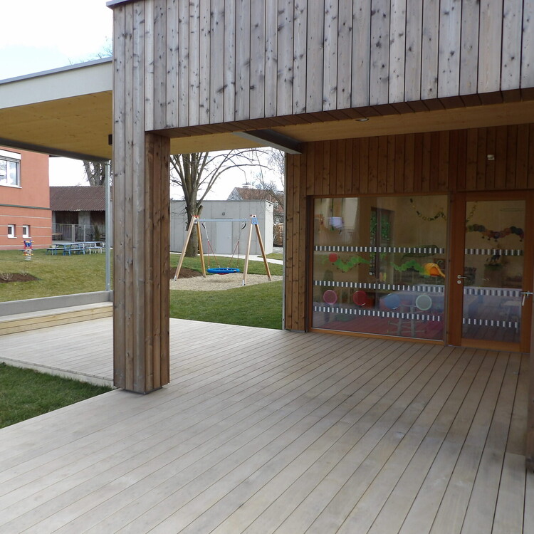 Terrasse aus Accoya, Kinderkrippe St. Veit