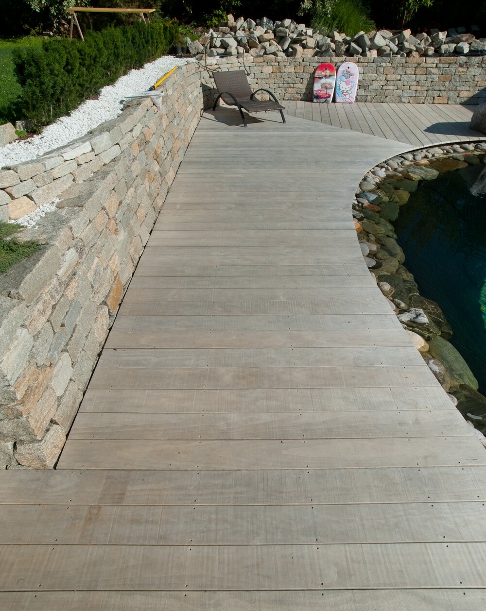 Naturpoolumrandung  aus Accoya