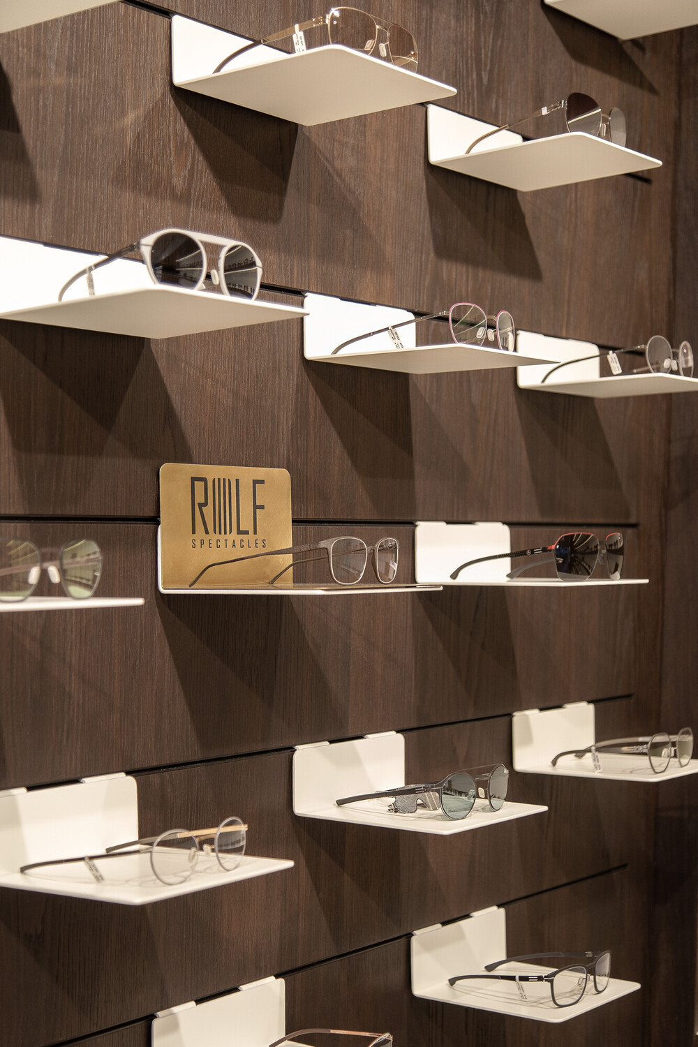Furnierdecks in Eiche Verkaufsraum Optik Tieber