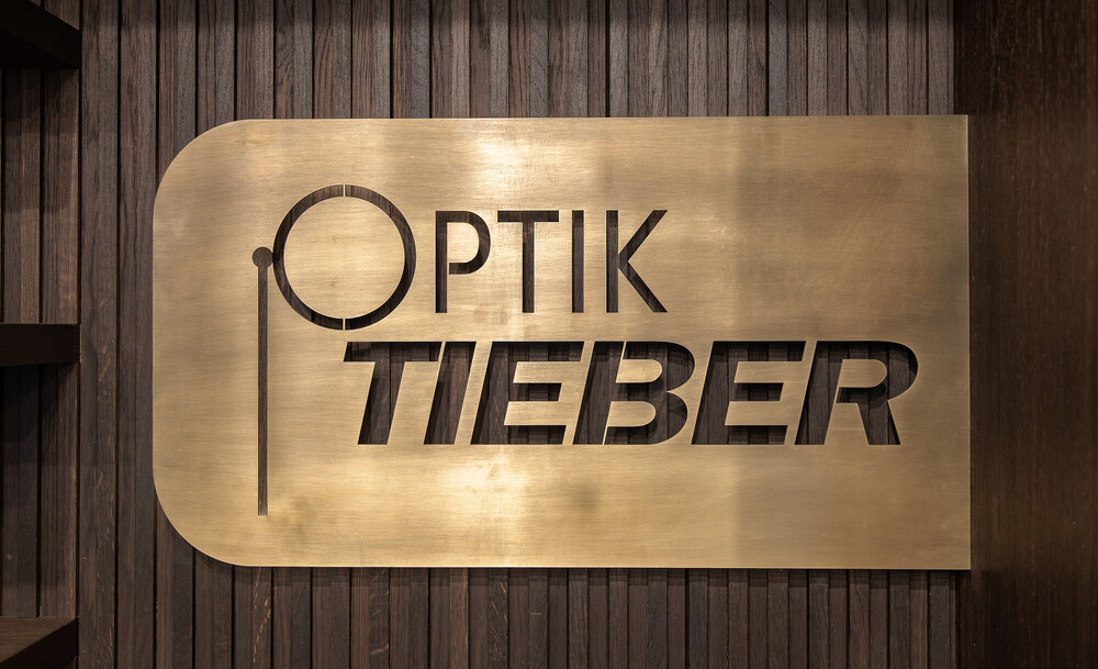 Furnierdecks in Eiche Verkaufsraum Optik Tieber
