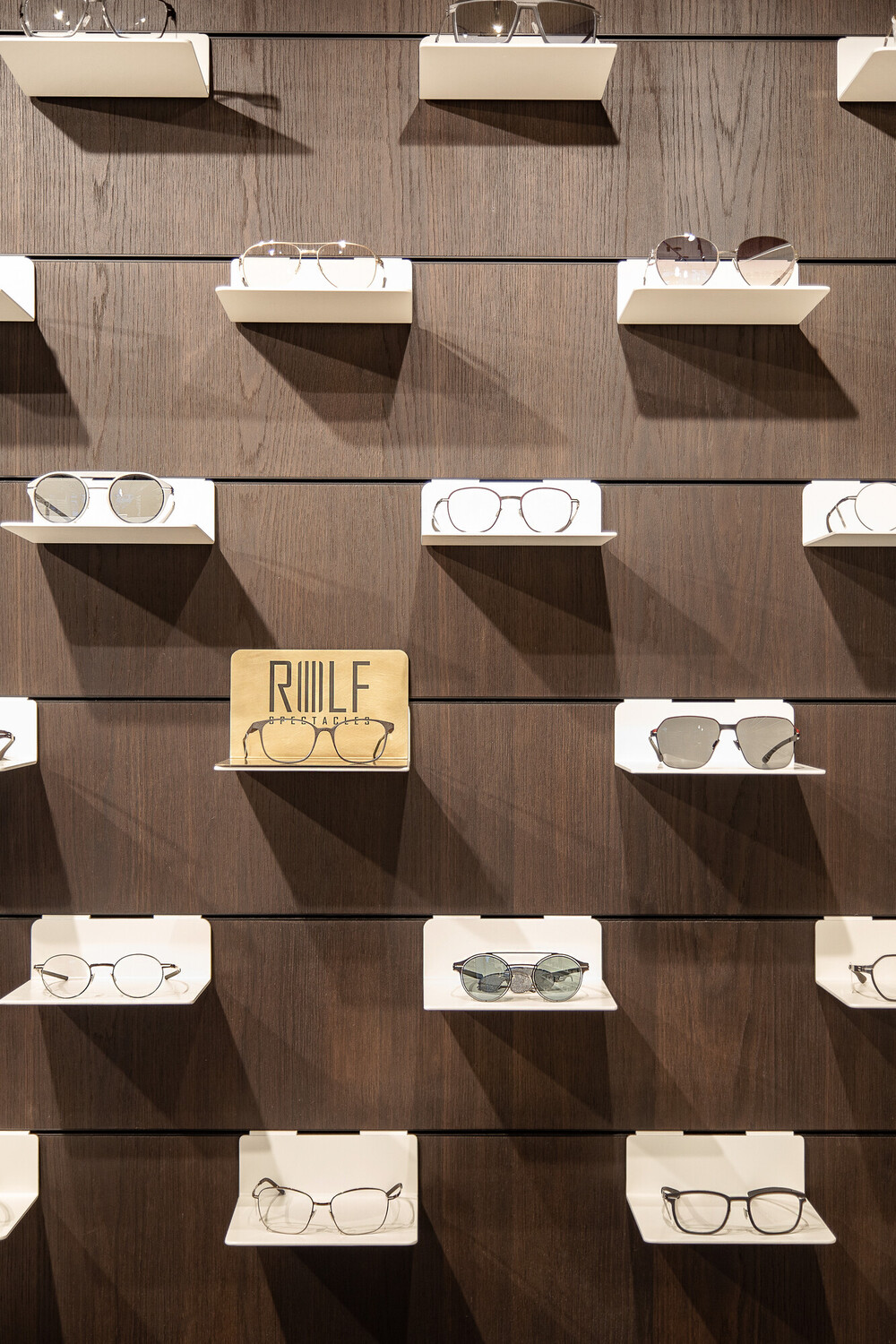 Furnierdecks in Eiche Verkaufsraum Optik Tieber