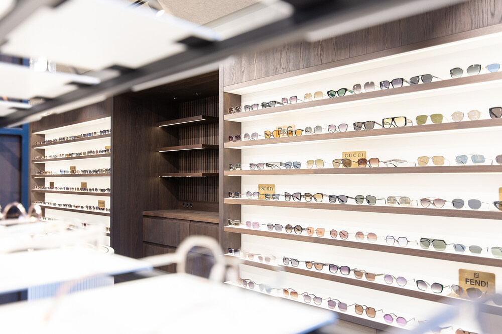 Furnierdecks in Eiche Verkaufsraum Optik Tieber