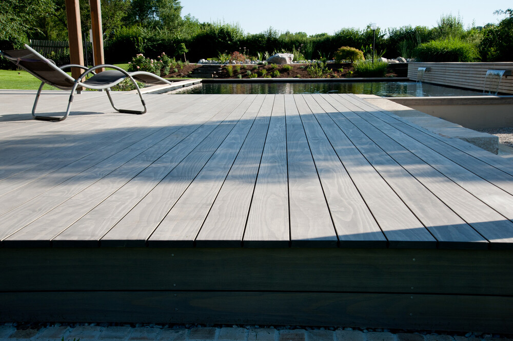 Terrasse und Poolumrandung Accoya