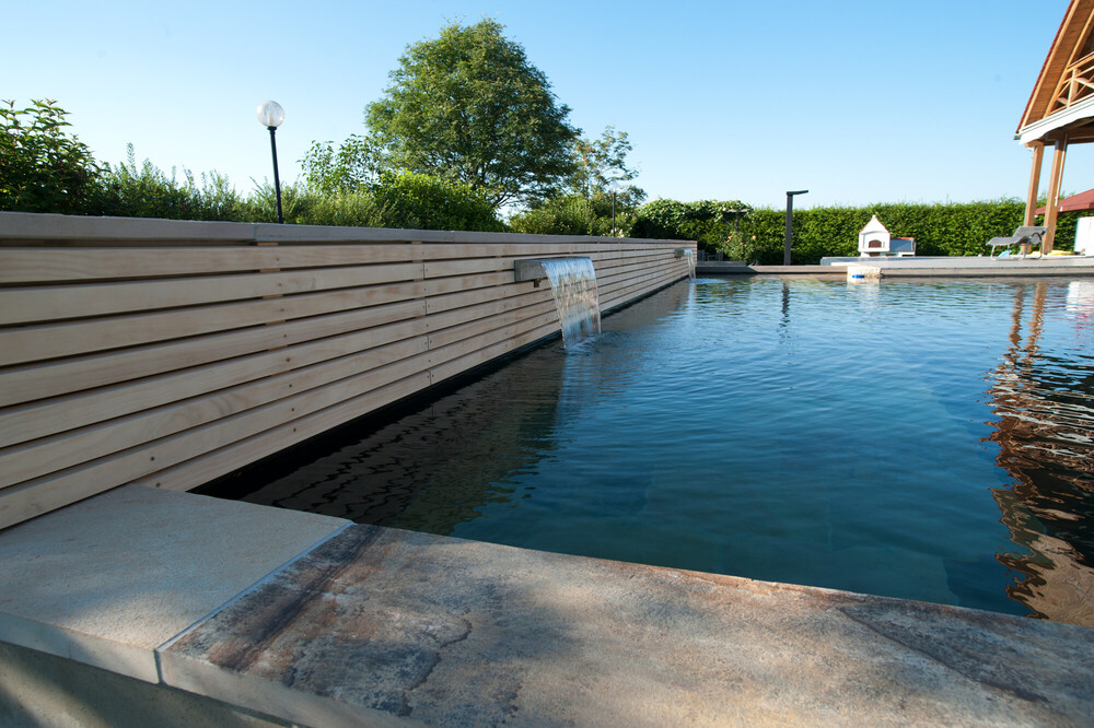 Terrasse und Poolumrandung Accoya