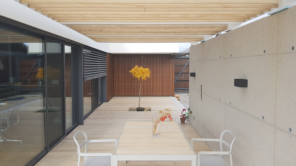 Terrasse aus Accoya Rough