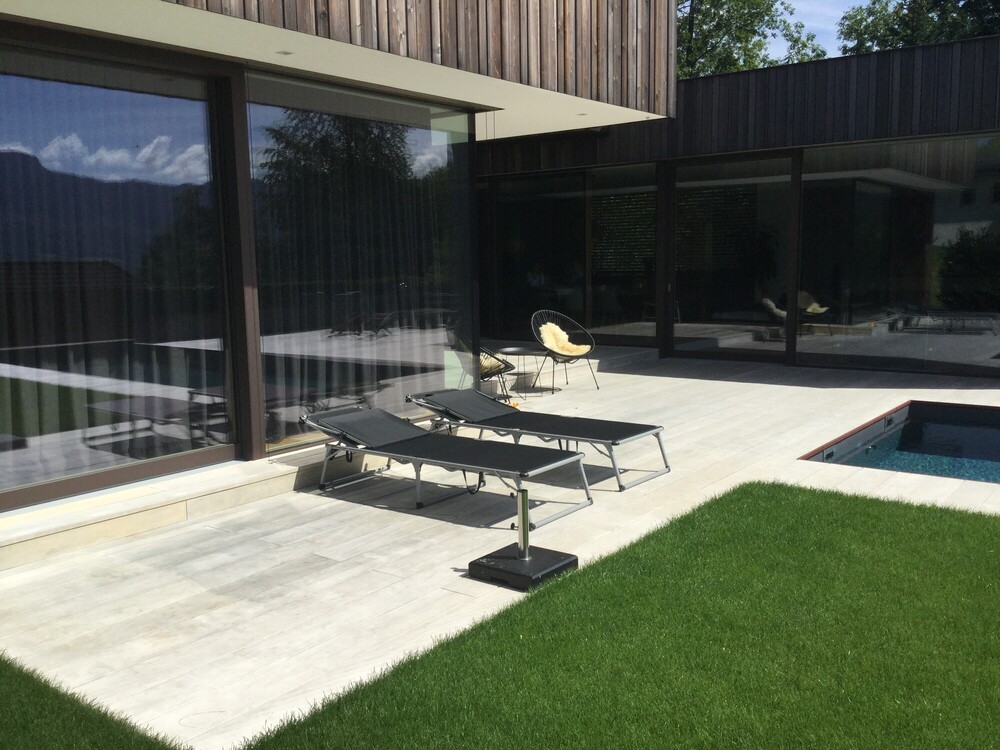 Terrasse und Poolumrandung Accoya