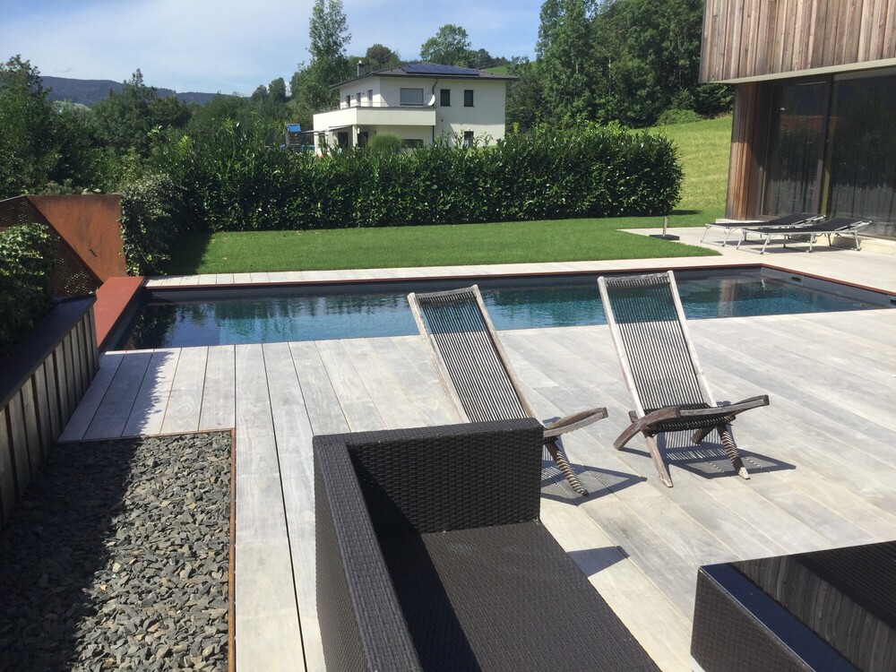Terrasse und Poolumrandung Accoya