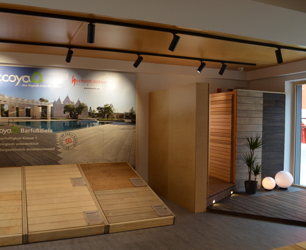 Ausstellungsraum Holzterrasse_3
